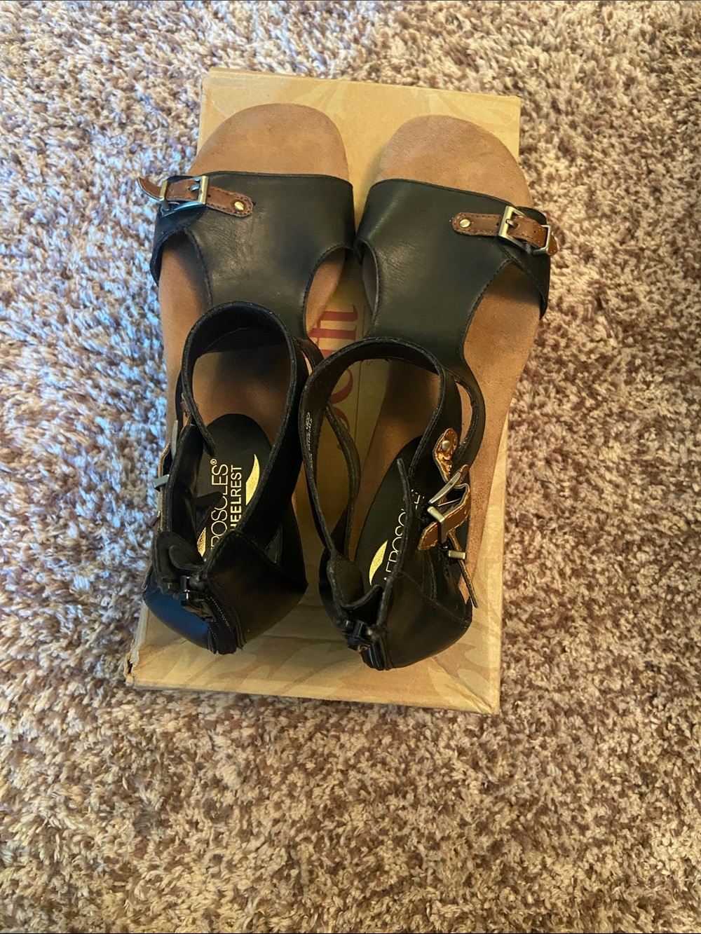 AEROSOLES Black Open-Toe Buckle Sandals